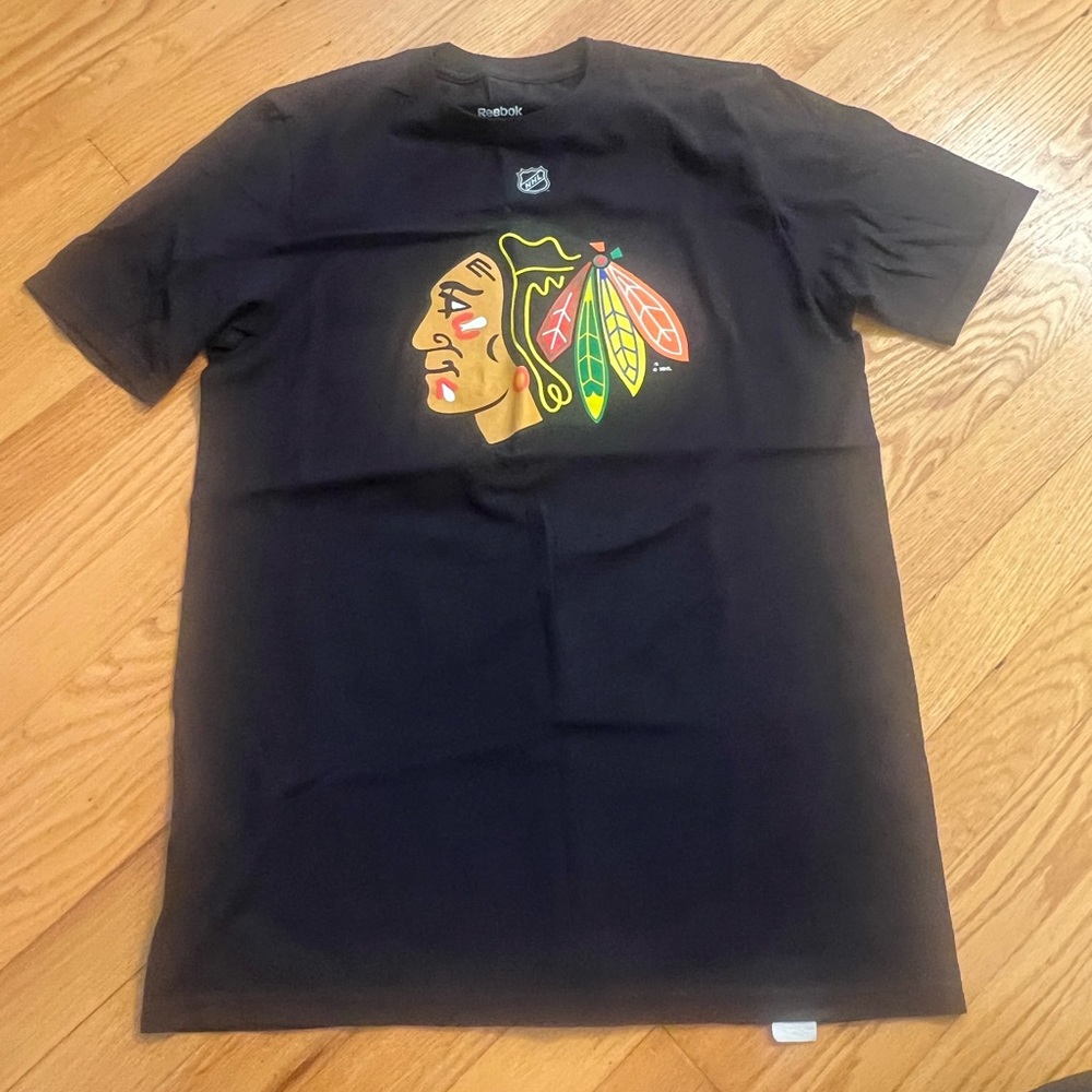 - Nhl chicago Blackhawks shirt